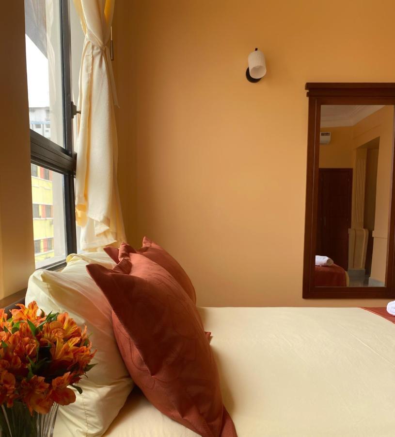Hostal California Inn Guayaquil Exterior photo