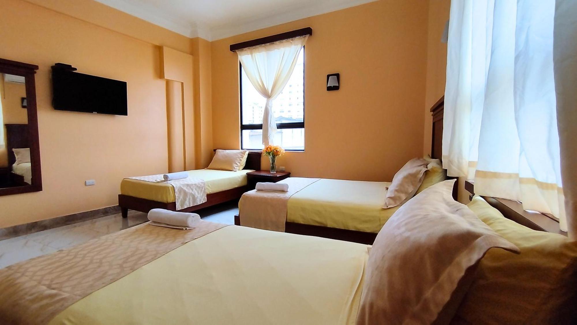 Hostal California Inn Guayaquil Exterior photo
