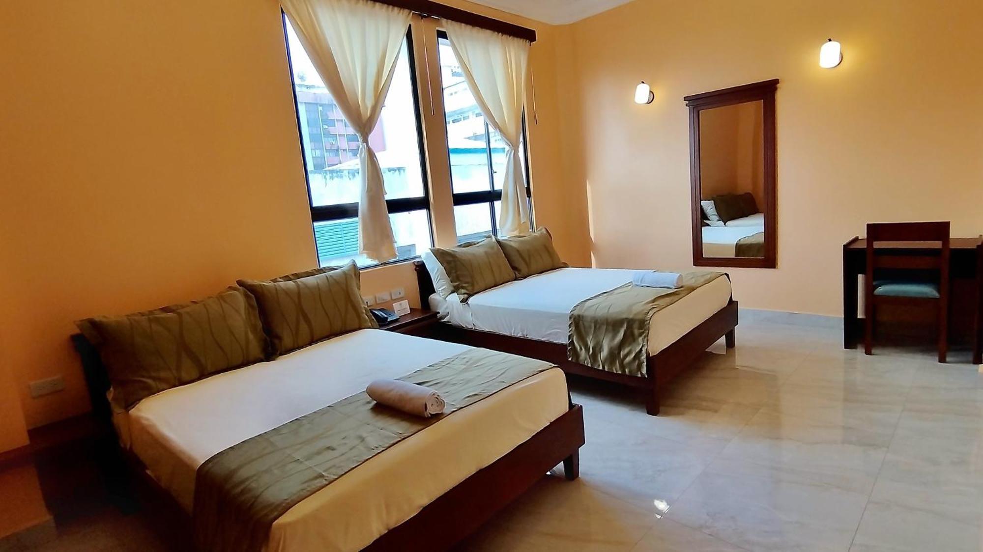 Hostal California Inn Guayaquil Exterior photo
