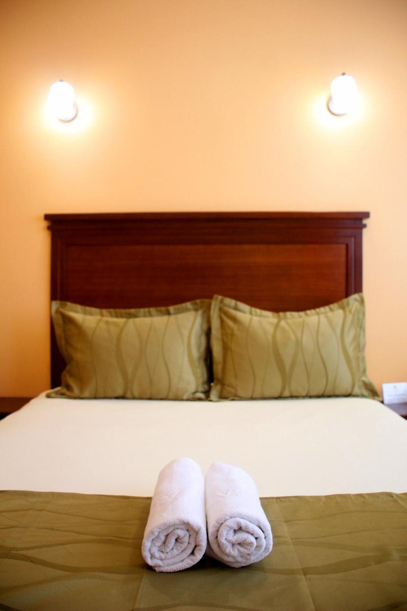 Hostal California Inn Guayaquil Exterior photo